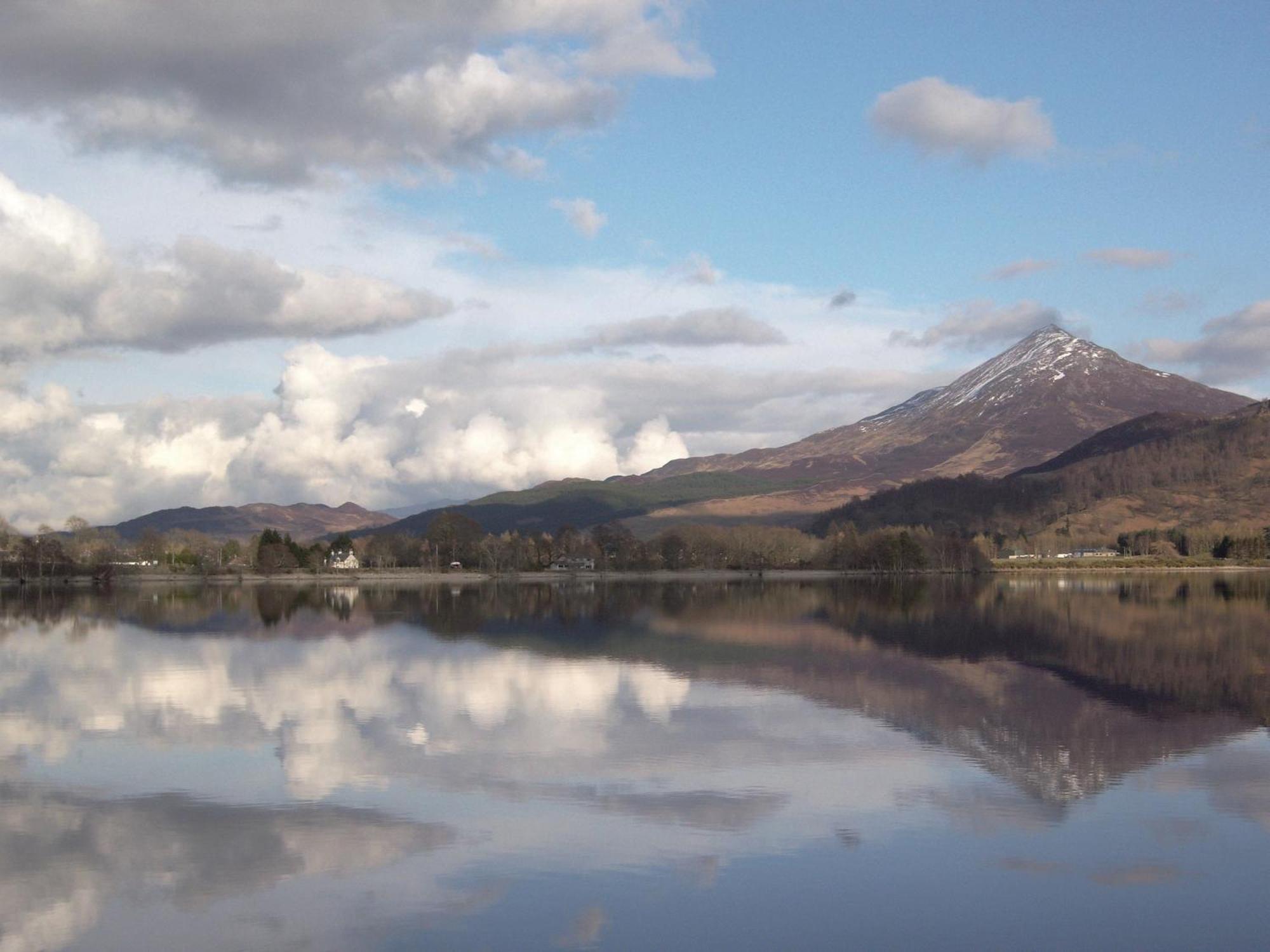 Macdonald Loch Rannoch Hotel & Resort キンロック・ランノホ エクステリア 写真