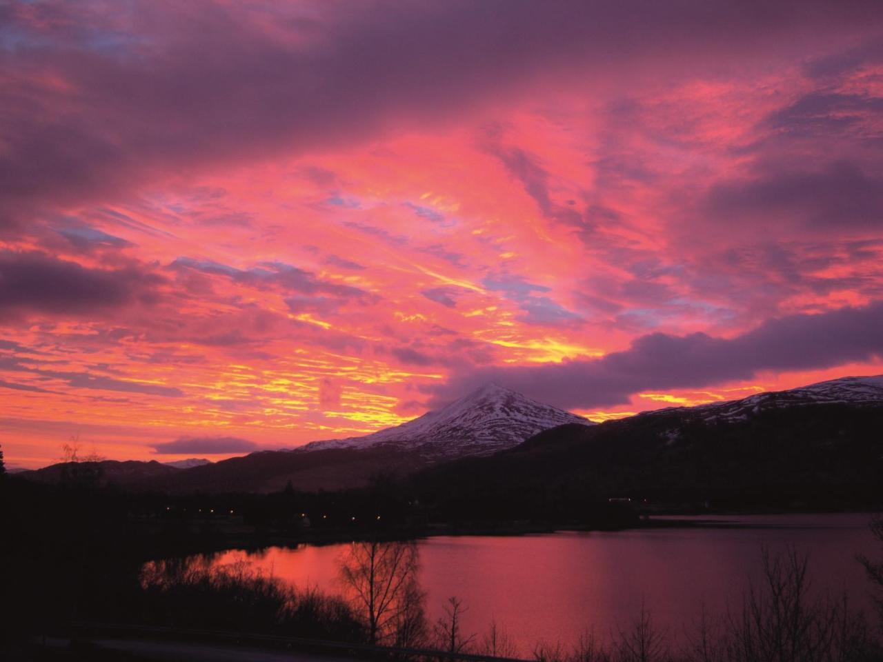 Macdonald Loch Rannoch Hotel & Resort キンロック・ランノホ エクステリア 写真